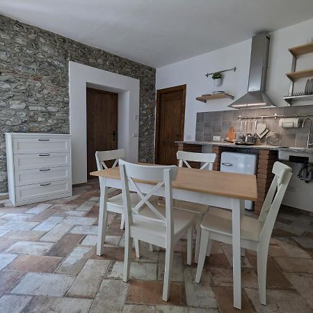 Antica Osteria Apartments Dongo Ngoại thất bức ảnh