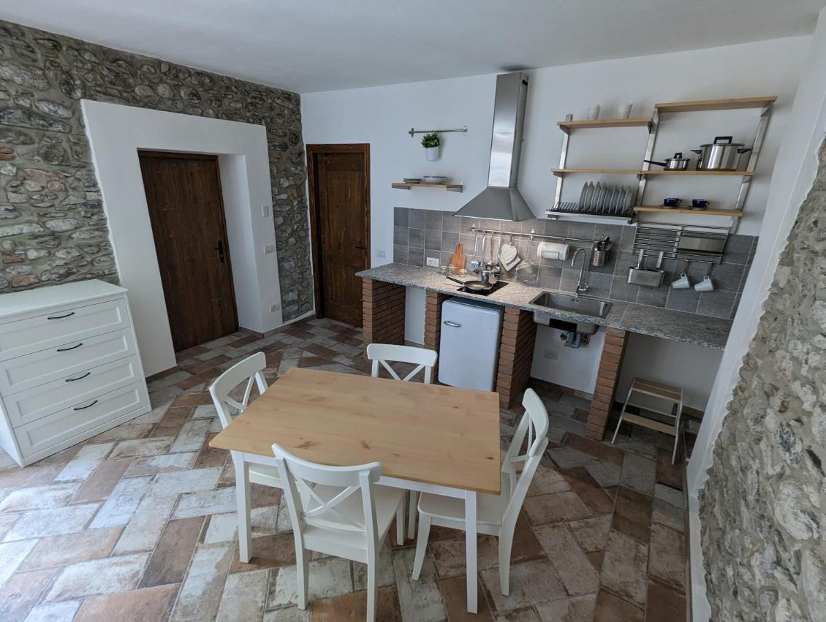 Antica Osteria Apartments Dongo Phòng bức ảnh
