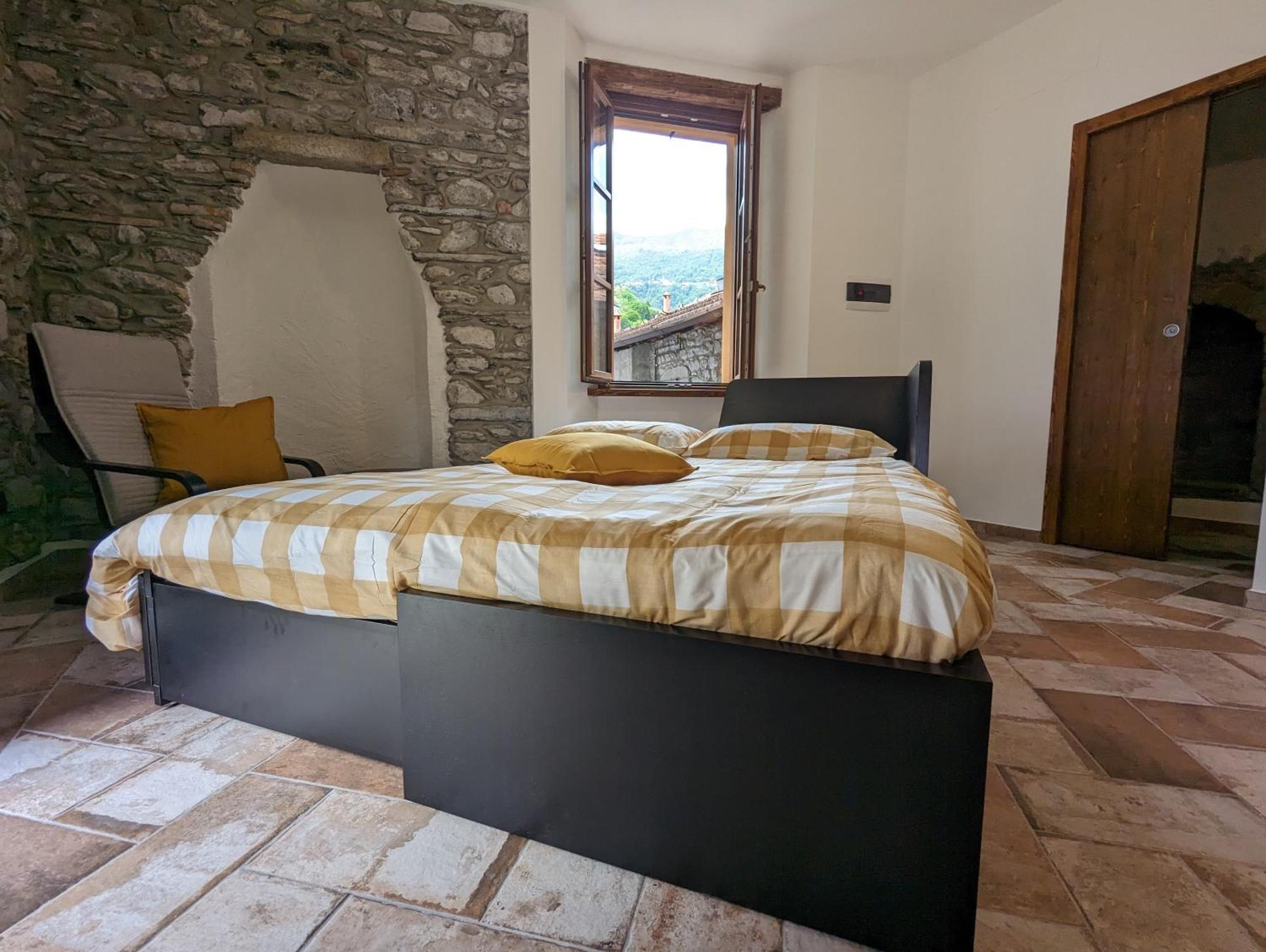 Antica Osteria Apartments Dongo Phòng bức ảnh
